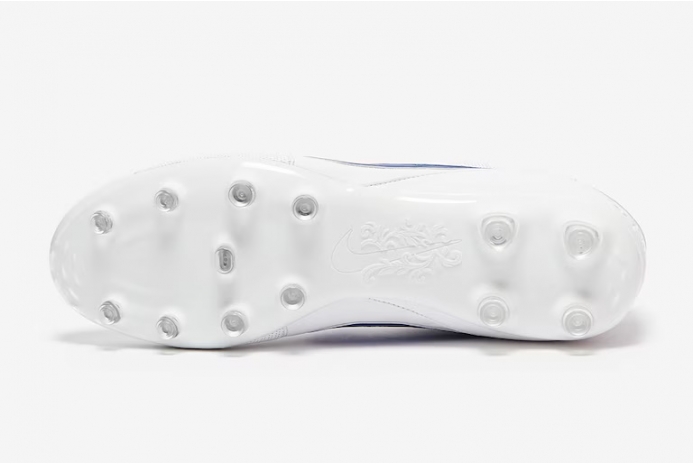 Футбольные бутсы Nike Premier III FG (КОЖА) HM0265-103