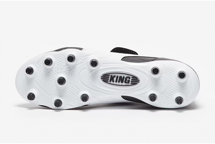 Футбольные бутсы Puma King Top FG/AG 105607-01