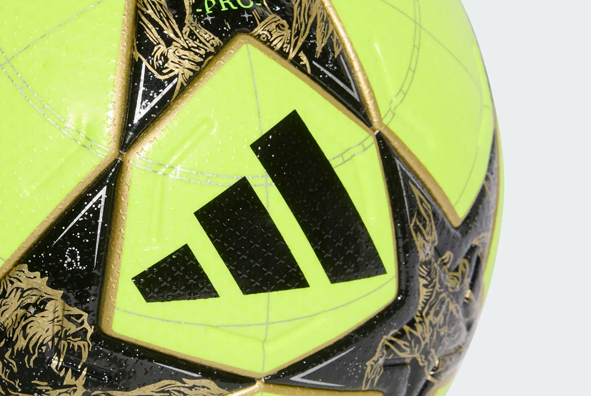 Футбольный мяч Adidas Finale 26 OMB Winter JP1545 Футбольный мяч Adidas Finale 26 OMB Winter JP1545