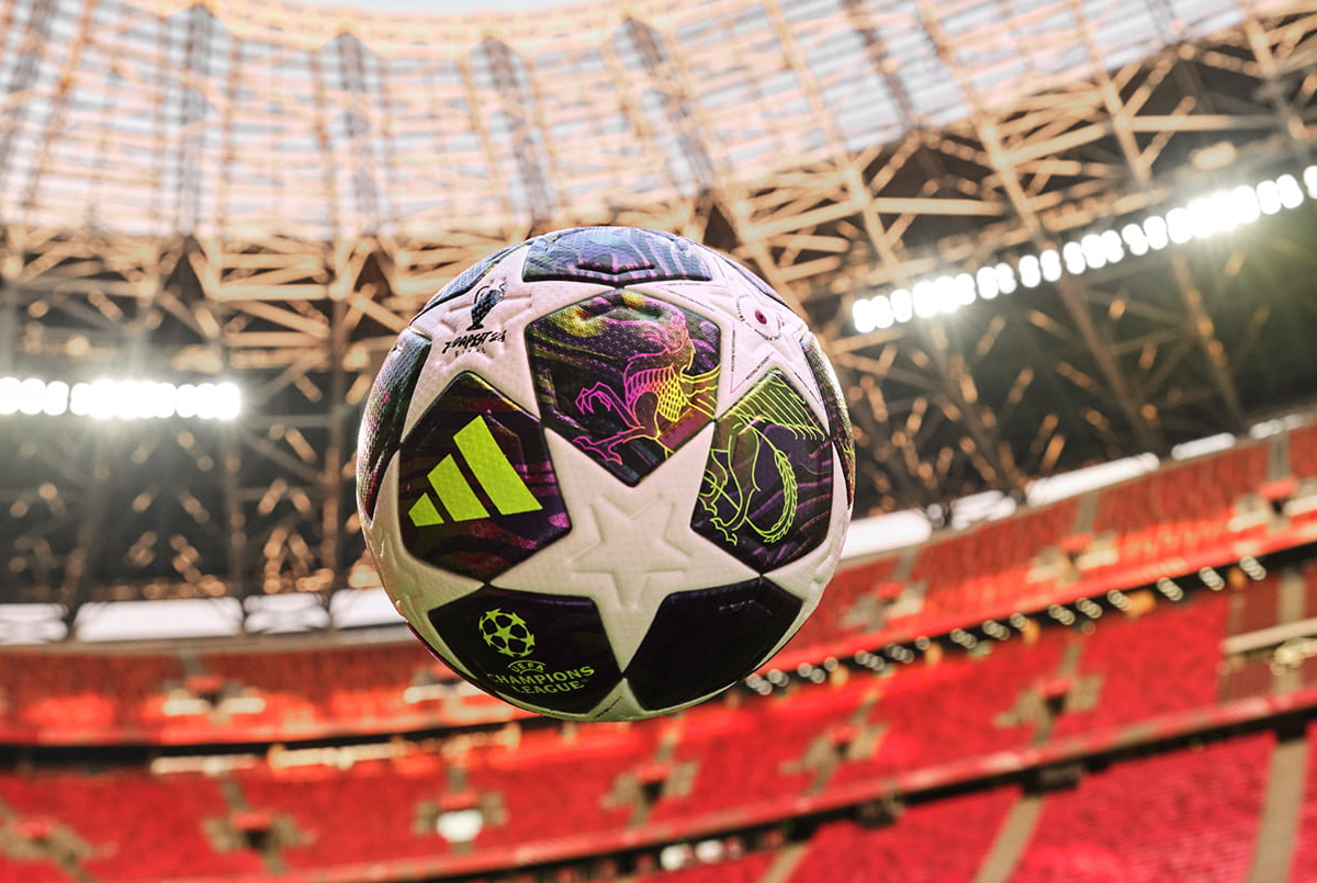 Футбольный мяч Adidas Finale 26 Budapest OMB JX9077