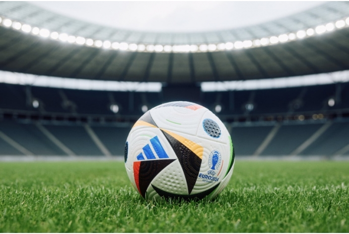 Футбольный мяч Adidas UEFA Euro 24 OMB IQ3682