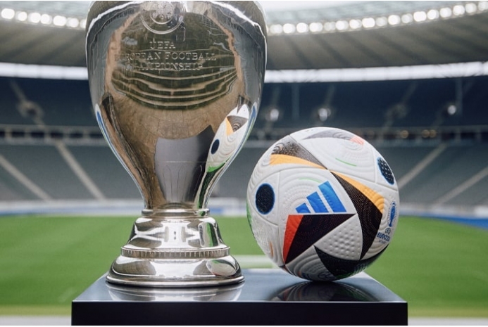 Футбольный мяч Adidas UEFA Euro 24 OMB IQ3682