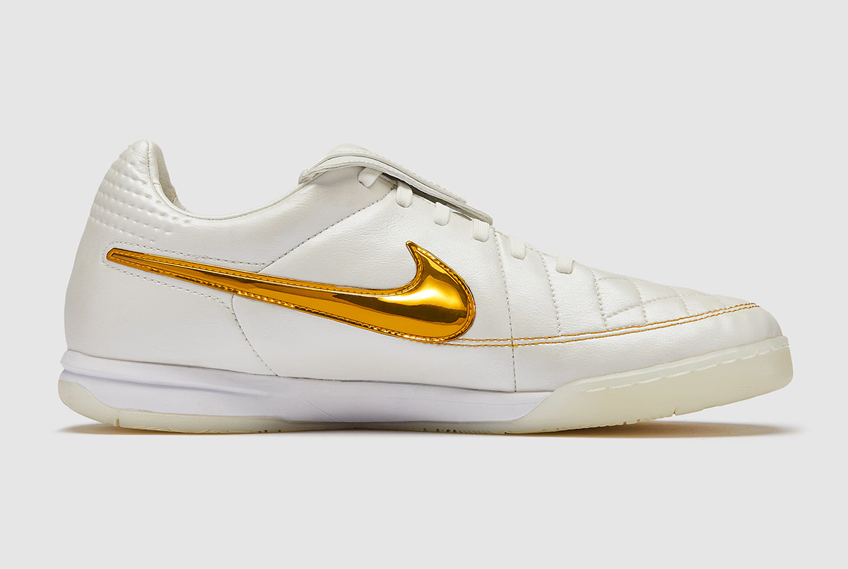 Футзалки Nike Tiempo Legend Regen SE IC IF4389-100