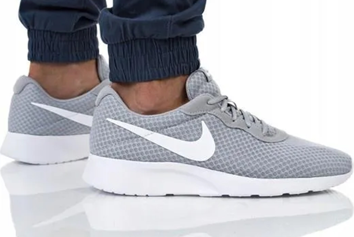 Кроссовки Nike Tanjun 812654-010