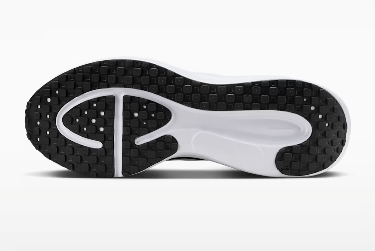 Кроссовки Nike Revolution 8 HJ9198-003