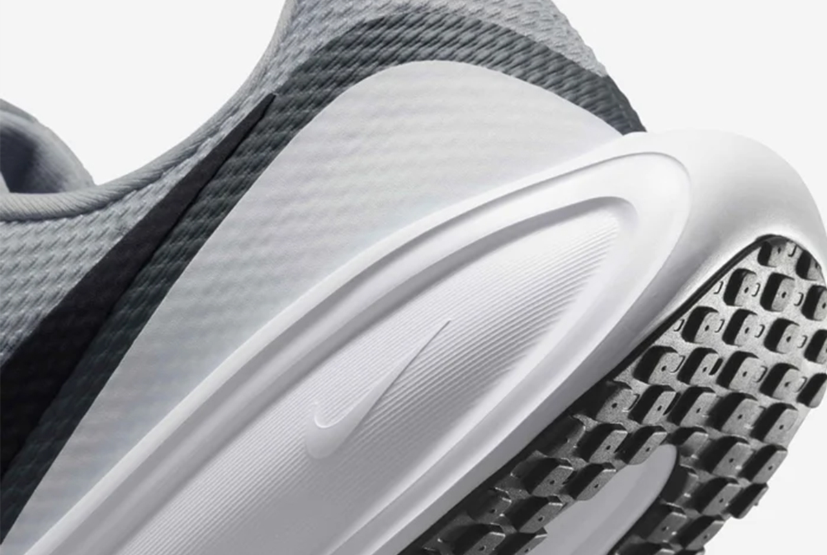 Кроссовки Nike Revolution 8 HJ9198-004