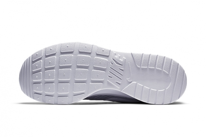 Кросівки Nike Tanjun 812654-010