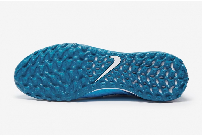 Сороконіжки Nike Phantom GX II Pro TF FJ2583-400
