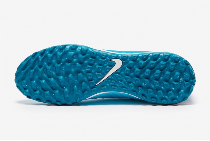 Сороконіжки Nike Phantom Luna II Academy TF FJ2566-400