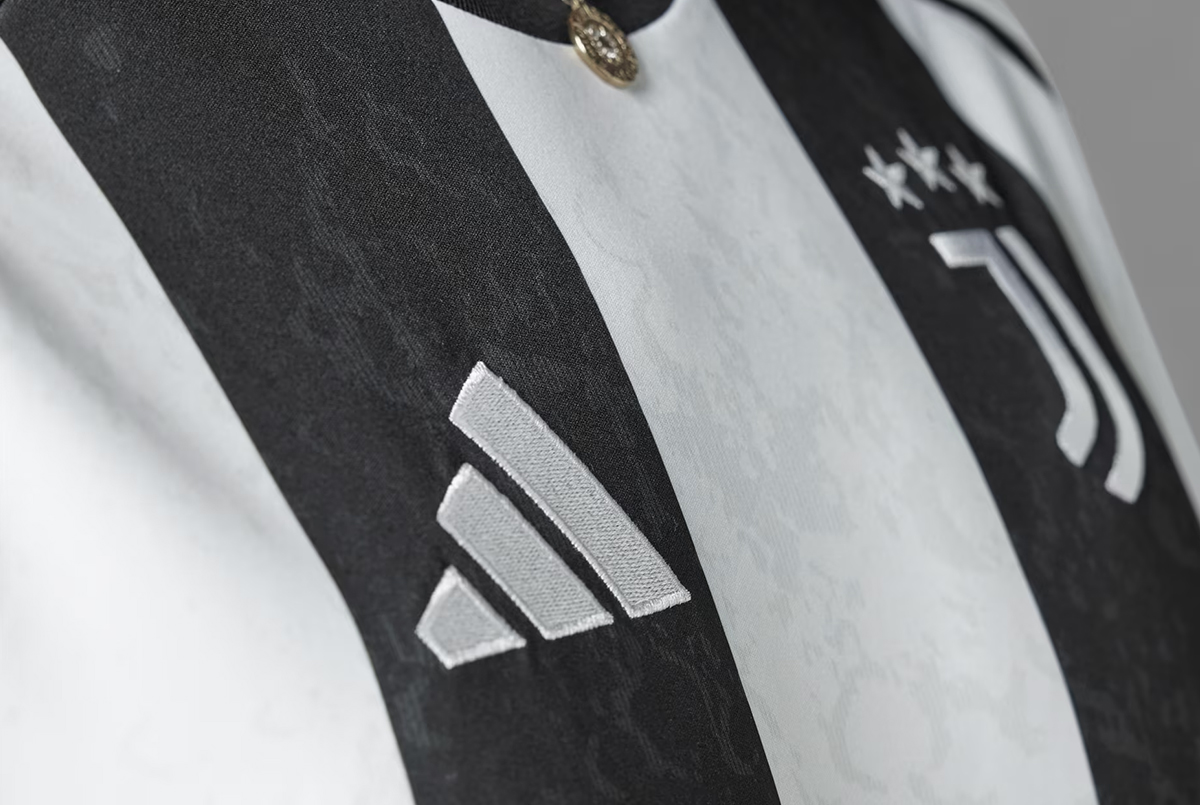 Футболка Adidas Juventus 24/25 Home IS8002
