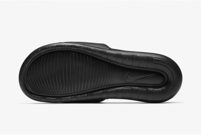 Капці Nike VIictori One Slide CN9675-002