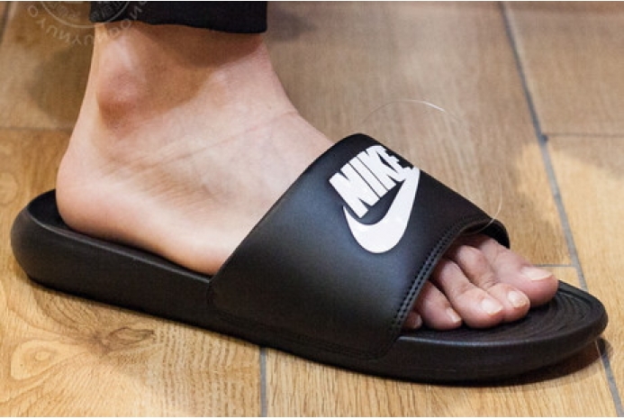 Капці Nike VIictori One Slide CN9675-002