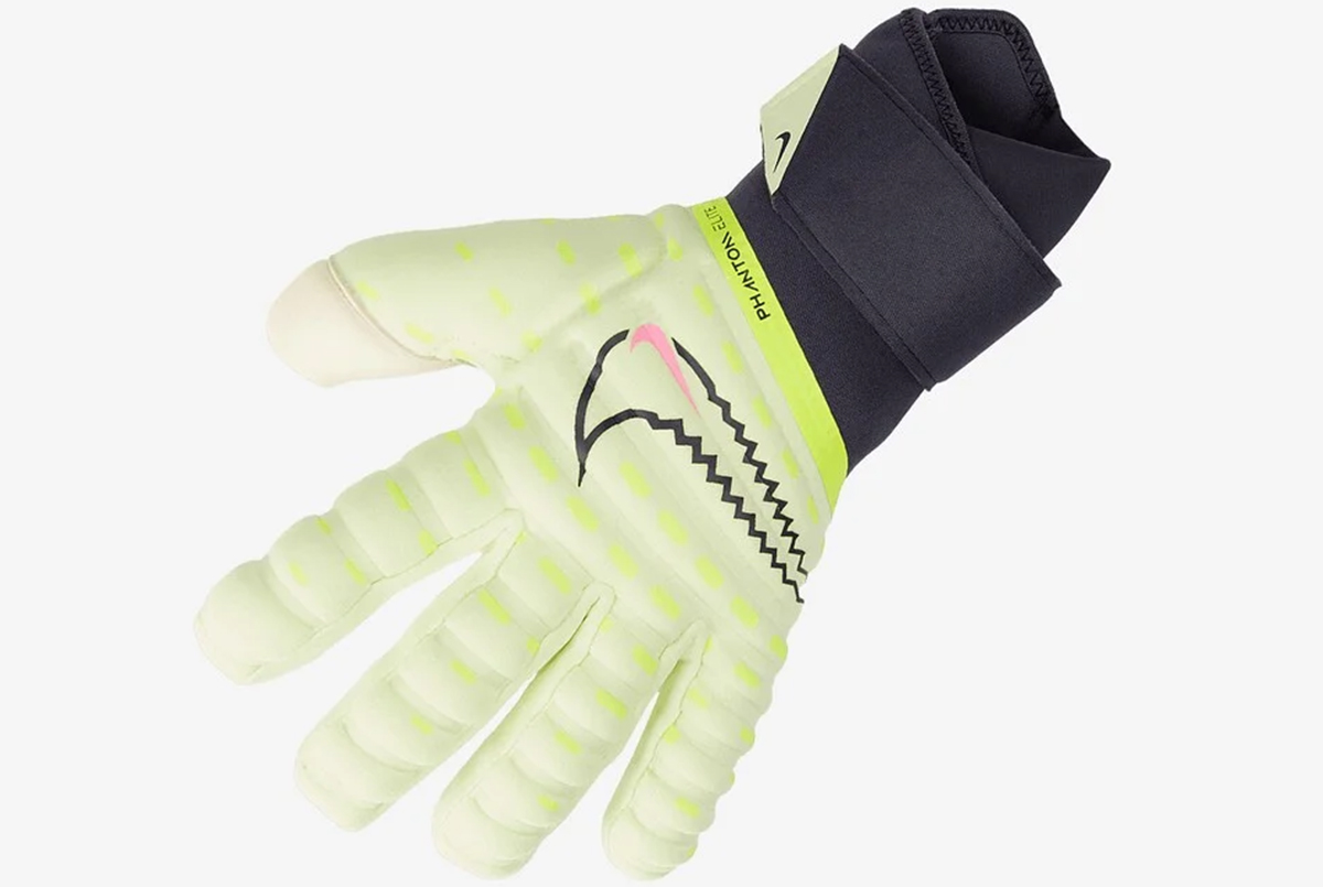 Вратарские перчатки Nike Phantom Elite GK CN6724-701