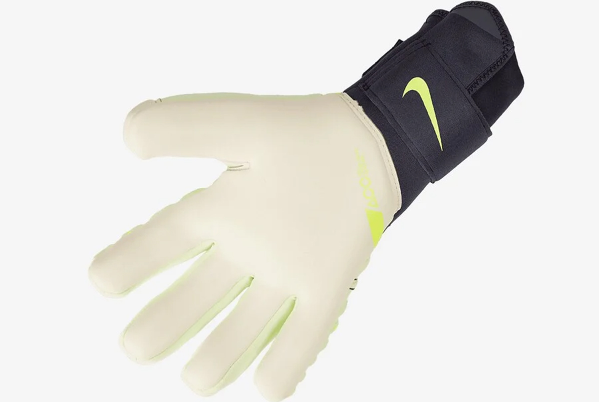 Вратарские перчатки Nike Phantom Elite GK CN6724-701