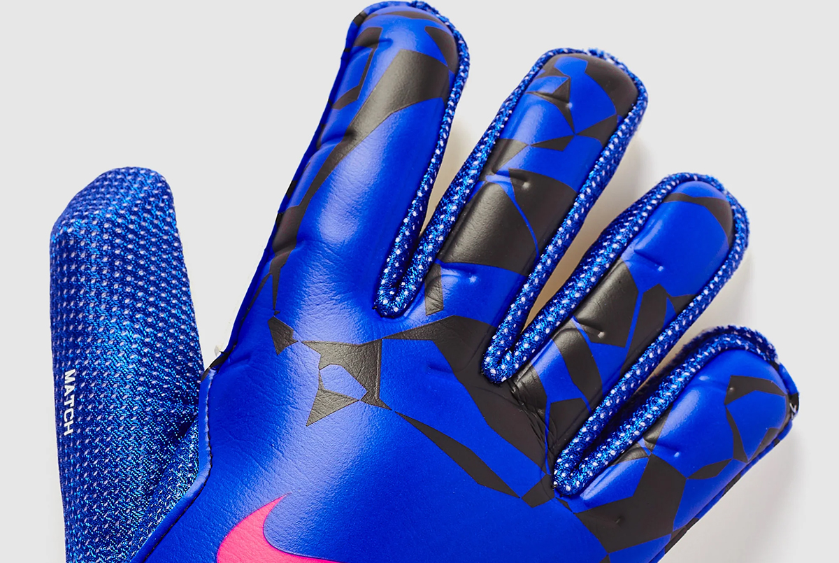 Детские вратарские перчатки Nike GK JR Match HQ0258-458