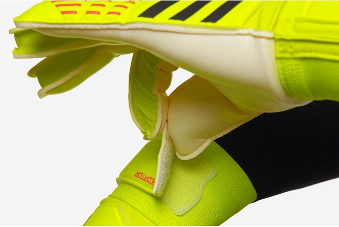 Дитячі воротарські рукавиці Adidas Predator GL Training IQ4028