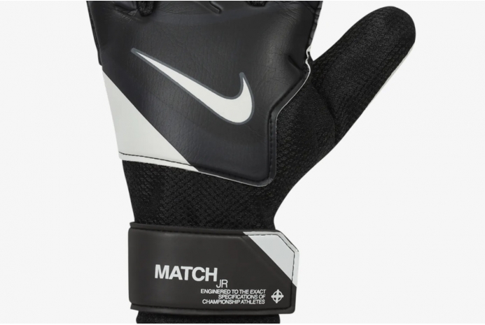 Детские вратарские перчатки Nike GK JR Match FJ4864-011